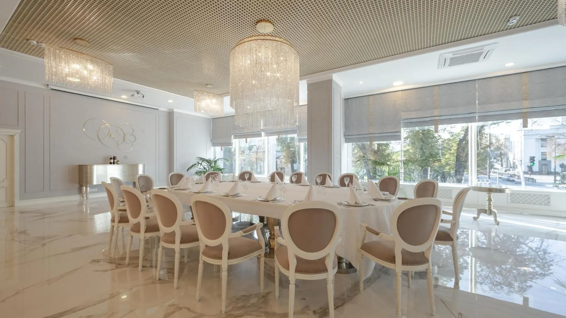 ****  Hotel Kiev Ucrania